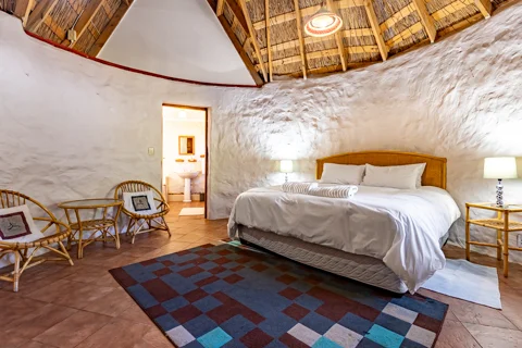 Khotso Rondavel Cluster | Ramabanta Trading Post